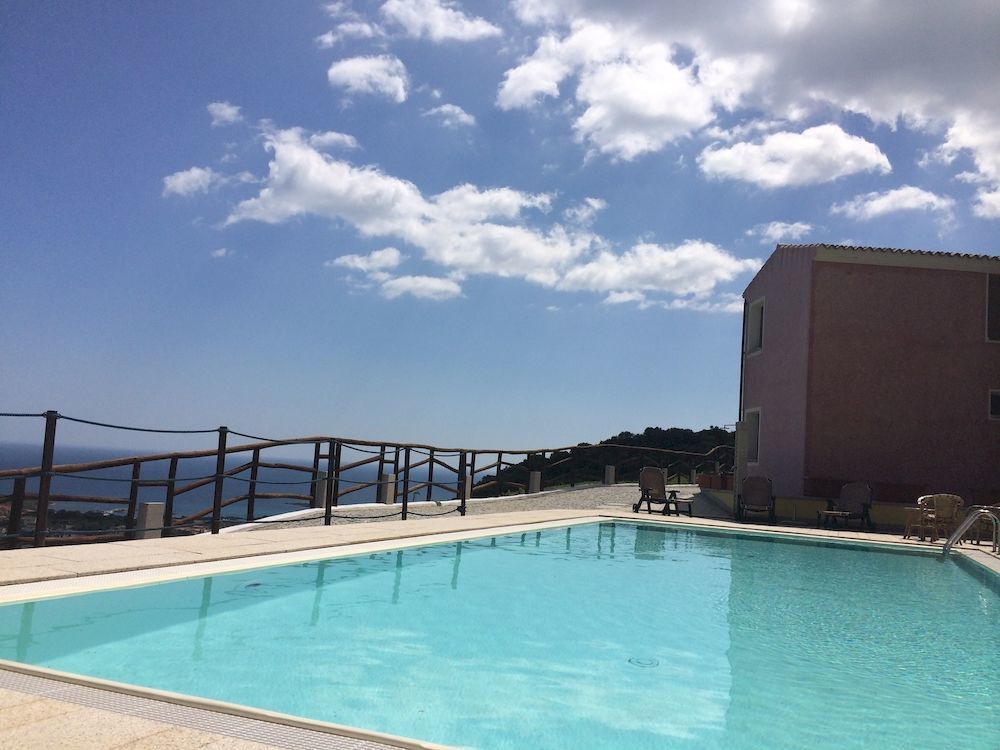 Hotel Castello ブドーニ エクステリア 写真